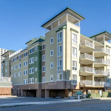 Fantastic Beach Condo, Linens Included!