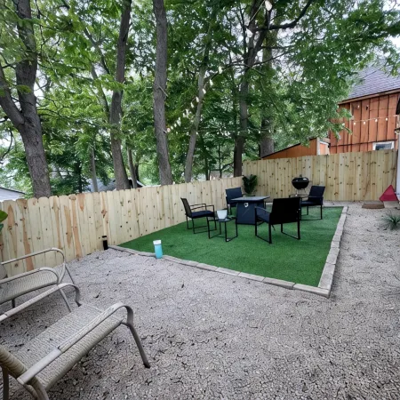 Adorable little beach house by the Surf Ballroom! Отели в г. Клир Лейк