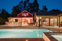 Pampas Farm,  Private Pool + Vineyard + Farm Animals, Sleeps 16, Wine Country -  Ferienhäuser