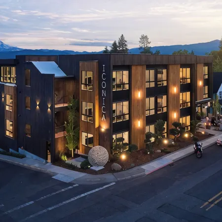 Penthouse studio suite, downtown White Salmon, suite 15