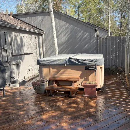 Meadow House 64 in Sunriver w/ Golf Course & Mt View, WiFi, AC, Hot Tub