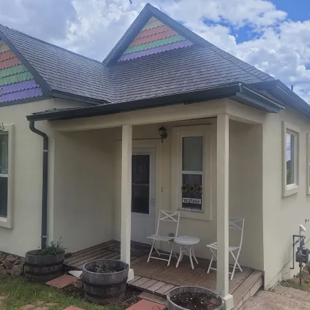 Cozy, Walk  to Town, Pet Friendly, 2 Bd 2 BTH, Mnt View, Deck-Grill-Wildlife