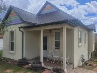 Cozy, Walk  to Town, Pet Friendly, 2 Bd 2 BTH, Mnt View, Deck-Grill-Wildlife