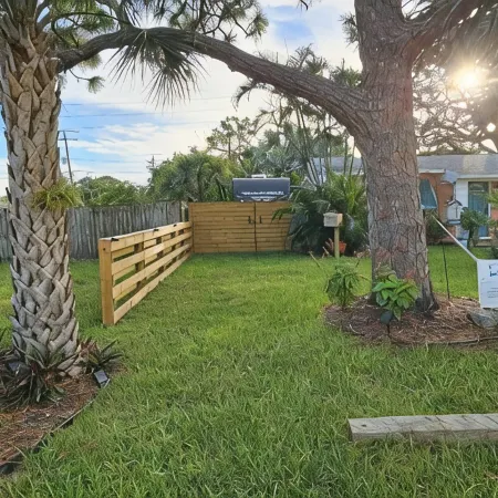 RV in Art District and Close to the Beach! Pool & Hot-Tub & Fenced/Pet-Friendly!
