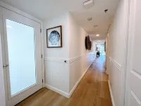 BEAUTIFULLY DESIGNED OCEANFRONT CONDO - Homestays