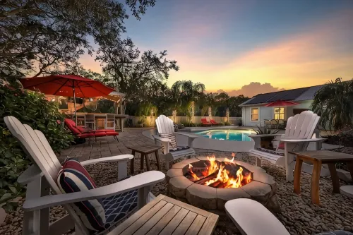 Island Retreat - Backyard Oasis w/Pool/NEW Hot Tub/Tiki Bar - 4-Star