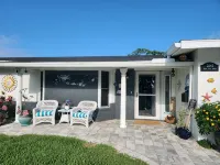 Private Solar Heated Salt Water Pool- Minutes from Everything in St. Pete! - Bungalows