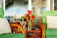 Private Oceanfront Home, Sleeps 10, Fire Pit, Minutes to Kailua, Backyard Beach - 4-Star