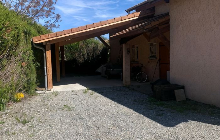 South-facing villa in the heights of GAP with panoramic mountain views