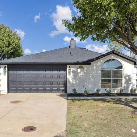 Family-Friendly 3Br Home in Celina,  Fast WiFi + Backyard + Parking