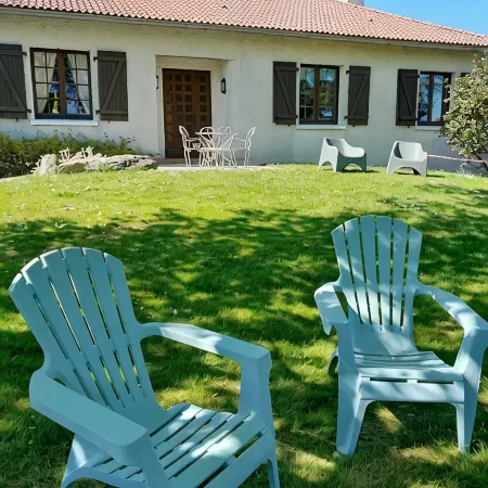 GITE NOLAN SPA/SAUNA, 20MN FROM PUY DU FOU, IDEAL WITH FAMILY OR FRIENDS