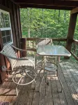 The Honey Hut next to Big South Fork NRRA with AC, wifi, and horse stalls. - Wifi