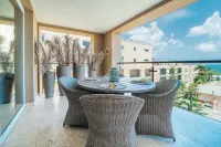 EAGLE BEACH - CAPTIVATING  DIRECT OCEAN VIEW CONDO - 4-Star