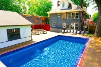 4 Bedroom Memphis Historic Home and Summer In-ground Swimming Pool - สระว่ายน้ำส่วนตัว