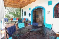 Amazing views, 5 minutes from downtown or the beach, quiet area of town - 2-نجوم