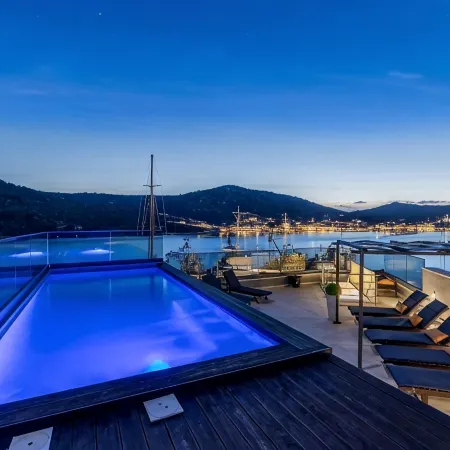 Beachfront Luxury Villa