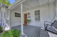 Charming Cottage Near Main with Patio&FirePit!!