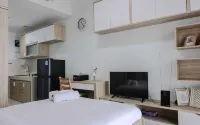 Best Price Studio Apartment Springwood Residence by Travelio - balcon