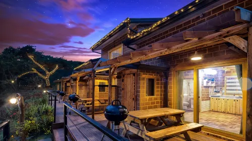 Muju Heukjip Jeongwon Pension - Homestays