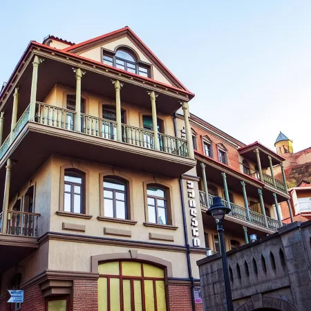 Old Meidan Tbilisi By Urban Hotels Отели рядом с достопримечательностью «Монумент «Мать Картли»»