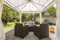 Max Aviation Villa & Apartments