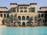 Kempinski the Boulevard Dubai Hoteles cerca de Centro comercial Emaar Square