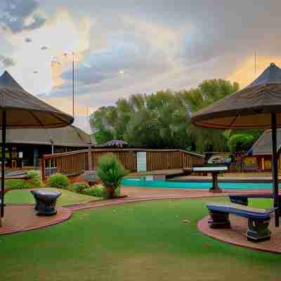 Bains Lodge Hotel Exterior