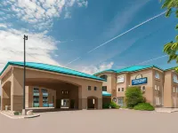 Days Inn & Suites by Wyndham Brandon Hotels in Brandon