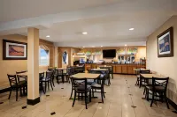 Days Inn by Wyndham Dallas Irving - Gym