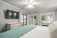 Cozy Lakefront Condo, 2BR/2BA Retreat - 4-Star