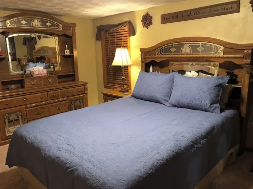 Within Walking Distance of Field of Dreams Movie Site/MLB STADIUM - 3-Star