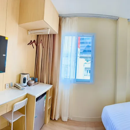 LE HONG HOTEL