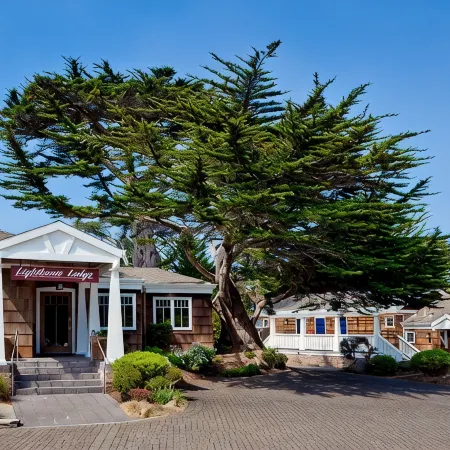 Lighthouse Lodge & Cottages
