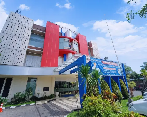 Halogen Hotel Airport Surabaya Hotels in Sedati