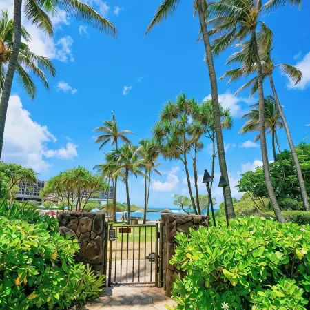 Stunning Corner Villa, Ocean Views from Every Bed