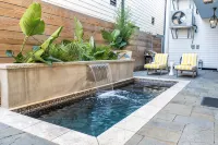 The Duke of Magazine 5 Bedroom Luxury with Pool Perfectly Located in New Orleans - Kolam Renang Peribadi