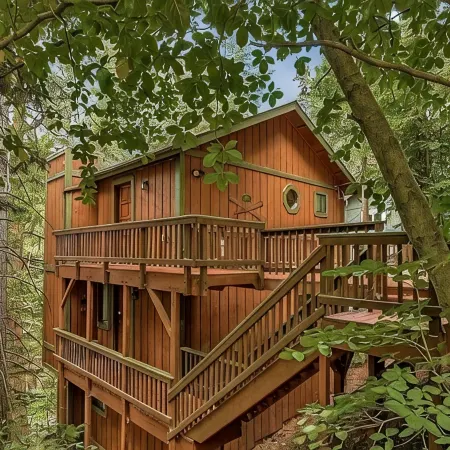Lake Home in the Pines with a Dodger history