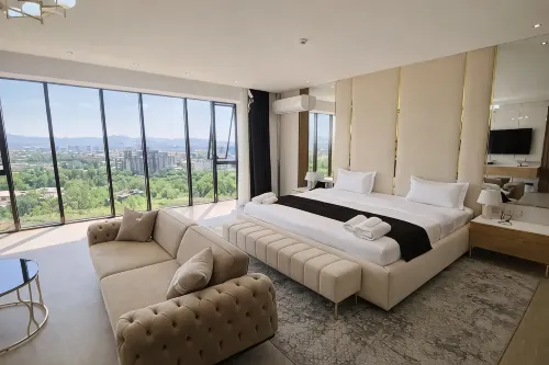 Hotel Aram Baland Hotel 13th floor
