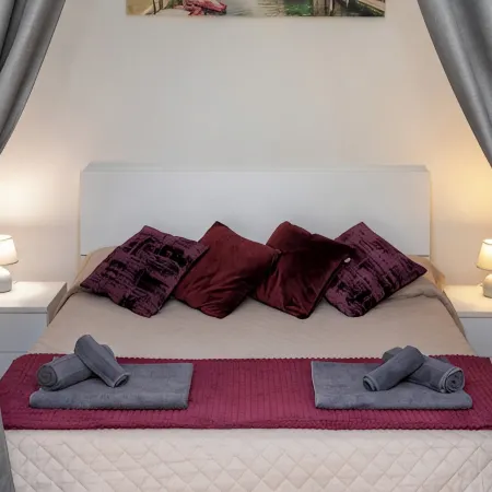 Dream Studio · 2 Min Bus – Easy Venice Access