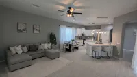 Spacious Luxury Retreat in the Heart of Glendale with All Amenities - Boutique