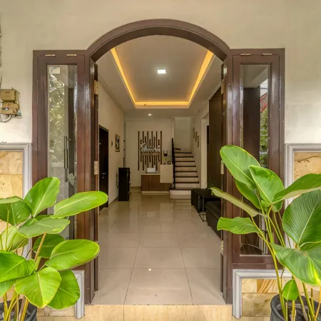 Shini Guest House