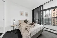 A Cozy Apt, Only a 5-min Walk to Victoria Market - Kitchens