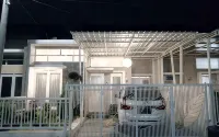 Villa Poermira 2 Batu - Two Bedroom