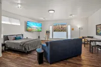 Sedona Vista Hideaway - New, Modern, Gorgeous Views, 100% 10-Star Reviews! - Condos