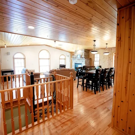 5Br Lakefront Home on Lake Louisa: Sauna, Screen Porch, Patio, Fireplace Отели в г. Райт