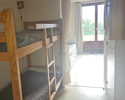 Mountain-view apartment sleeps 6 Hotels in Embrun