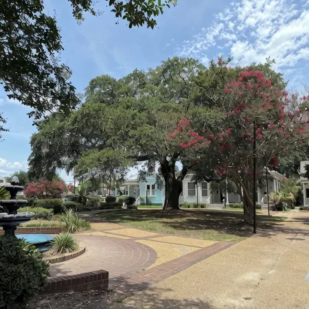 Viva Biloxi - one bed/one bath near Biloxi Beach & only one block to casinos!