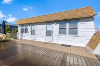 Couples retreat + Pets OK! Center of Town: Unit #2