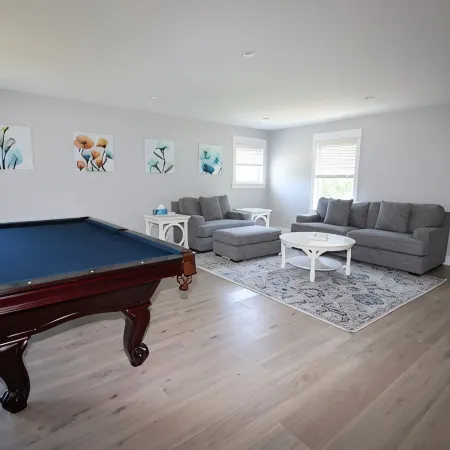 6-bedroom vacation home just a 5-minute walk to Lake Michigan