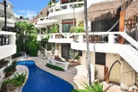 Playa Palms Beach Hotel - Ocean View